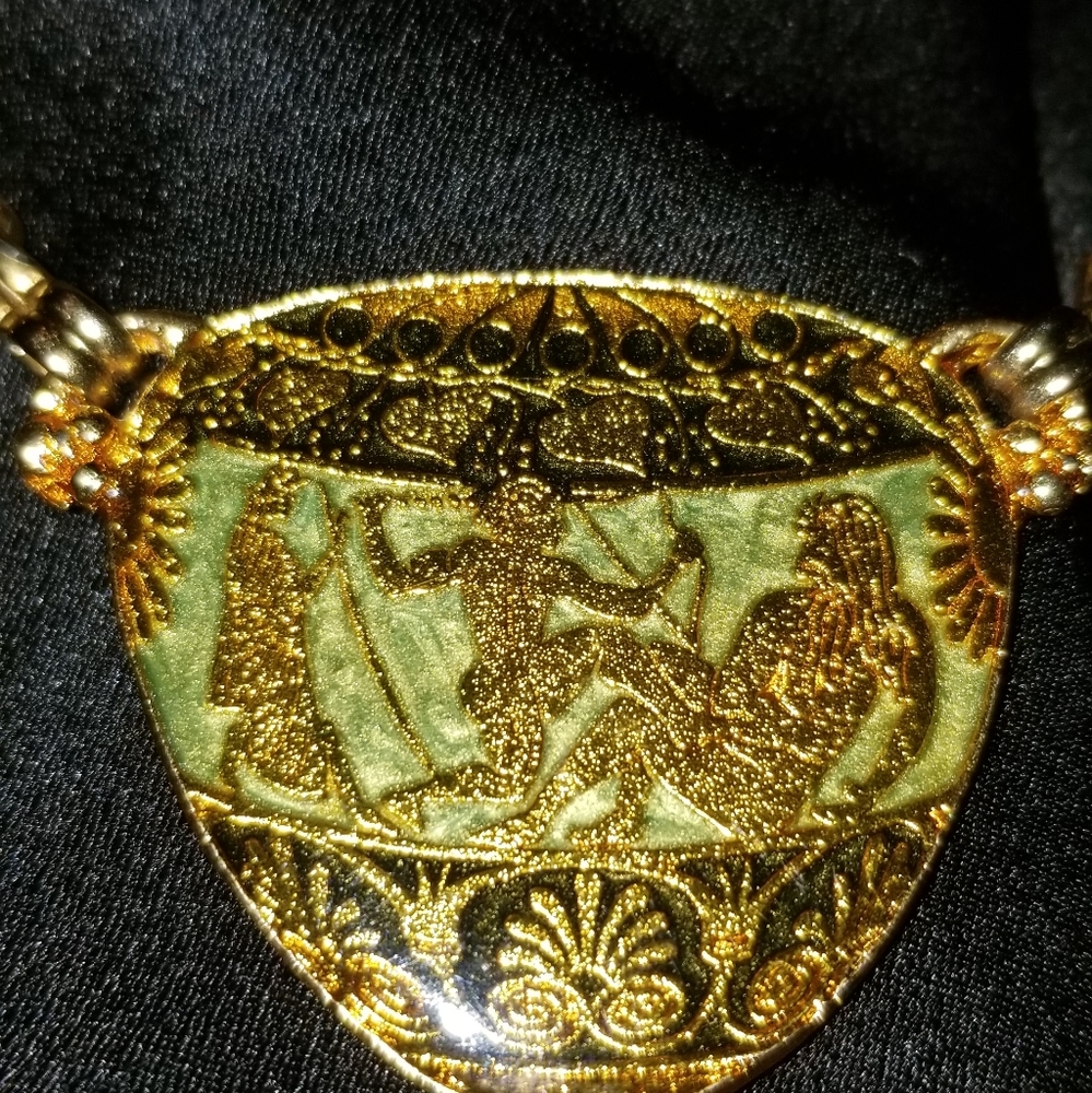 Costume Jewelry Necklace